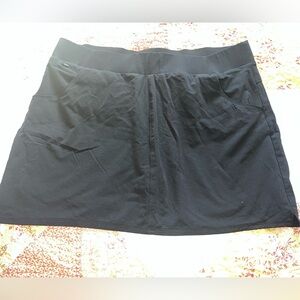 Woman's Columbia PFG Black Skort
